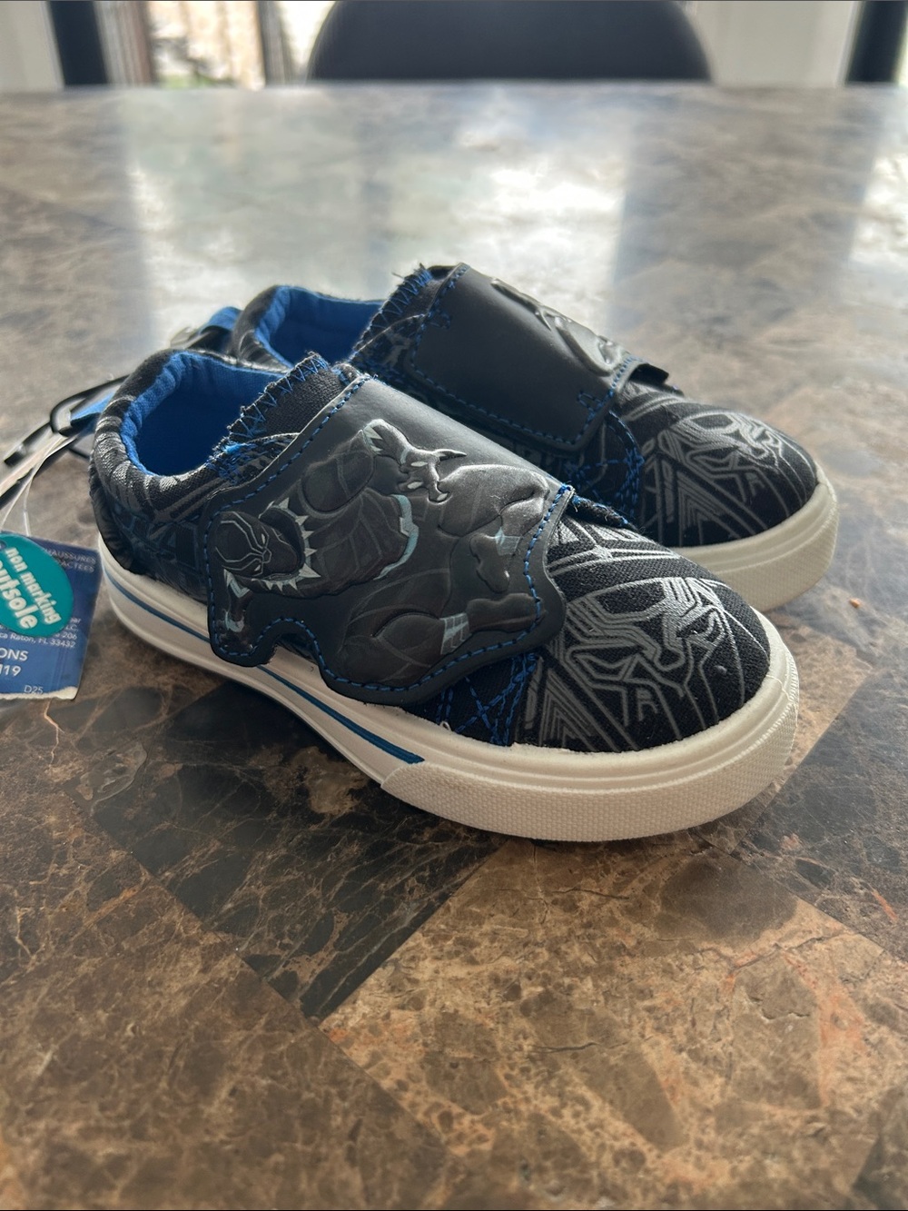 NWT 🆕 Marvel Avengers Kids Slip-On Superhero Black Panther Sneakers size 7